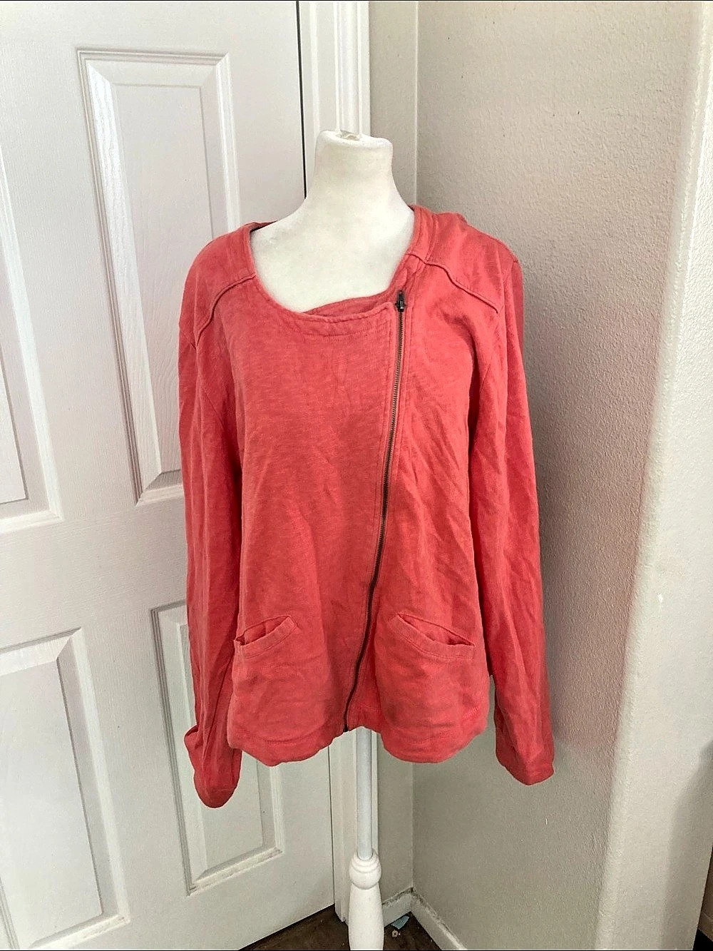 Torrid Asymetrical Zip Front Jacket in Pink Size 3X